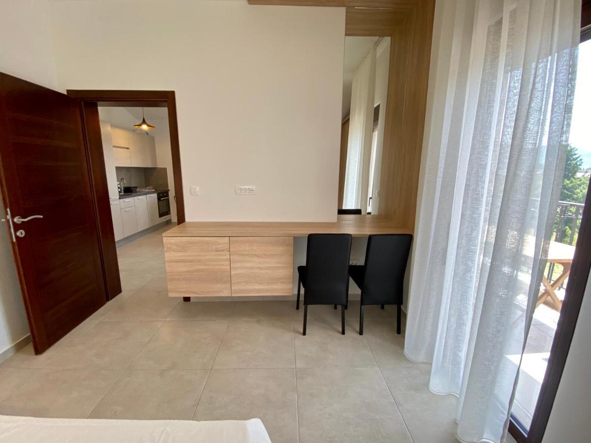 Villa Dolphin Apartments Petrovac na moru Exterior foto