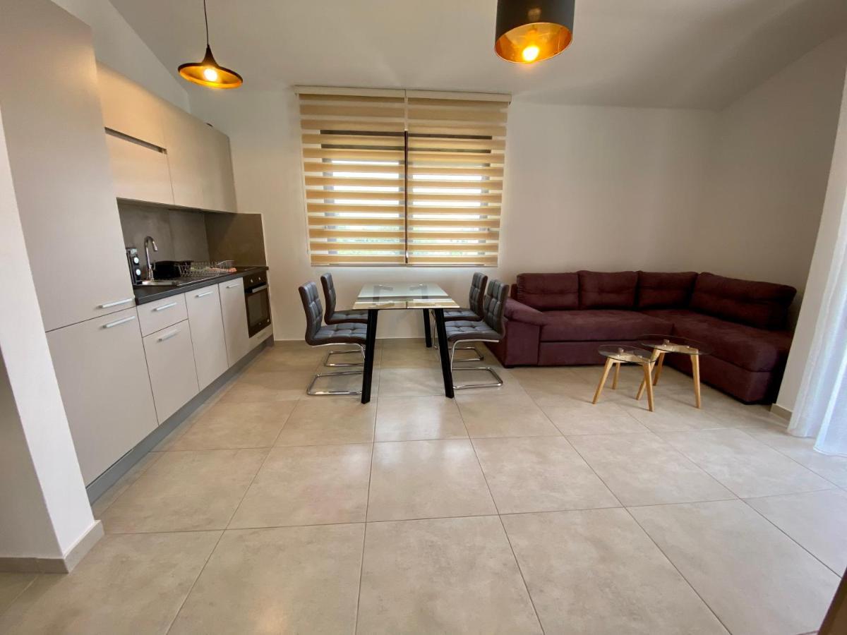 Villa Dolphin Apartments Petrovac na moru Exterior foto