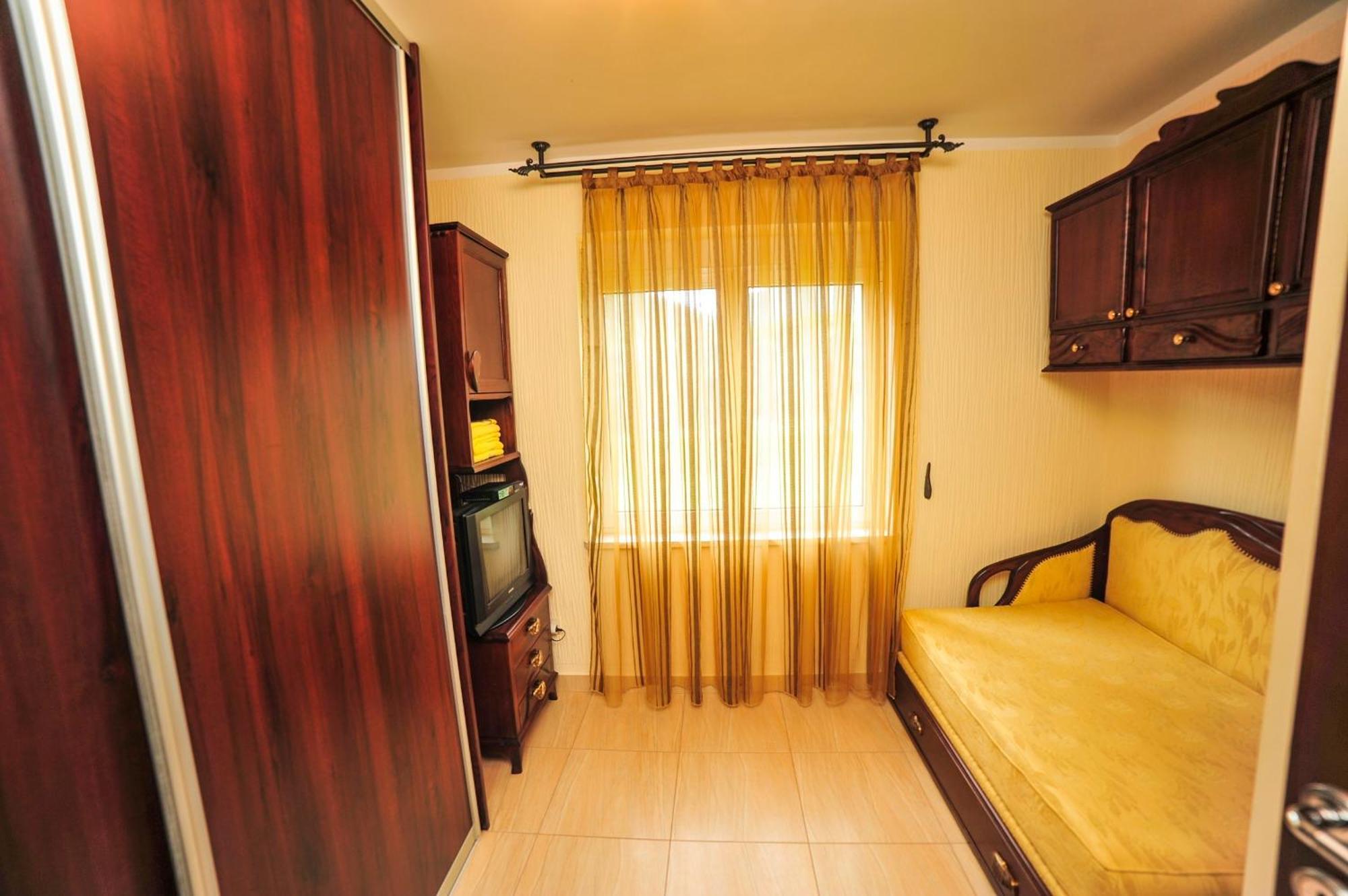 Villa Dolphin Apartments Petrovac na moru Zimmer foto