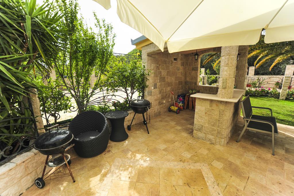 Villa Dolphin Apartments Petrovac na moru Exterior foto