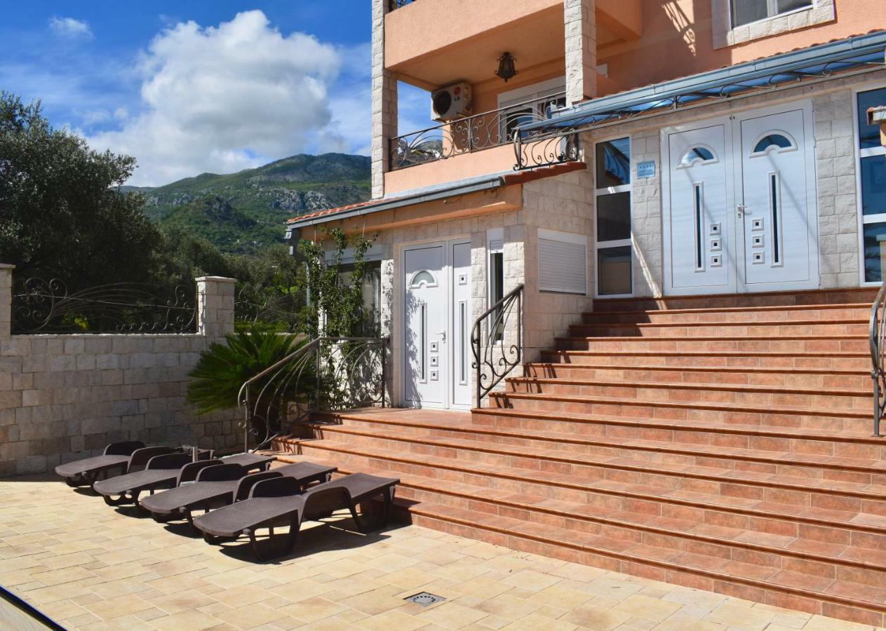 Villa Dolphin Apartments Petrovac na moru Exterior foto