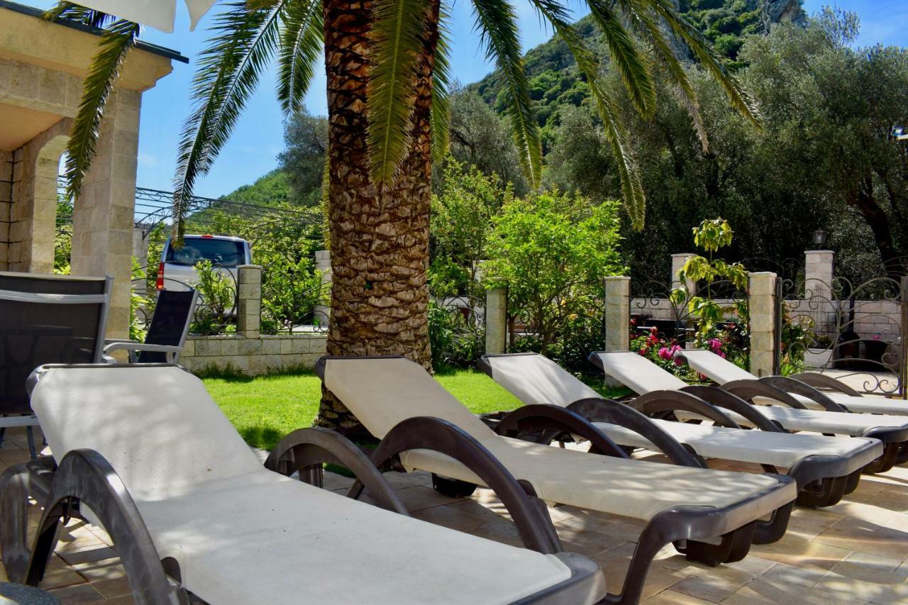 Villa Dolphin Apartments Petrovac na moru Exterior foto