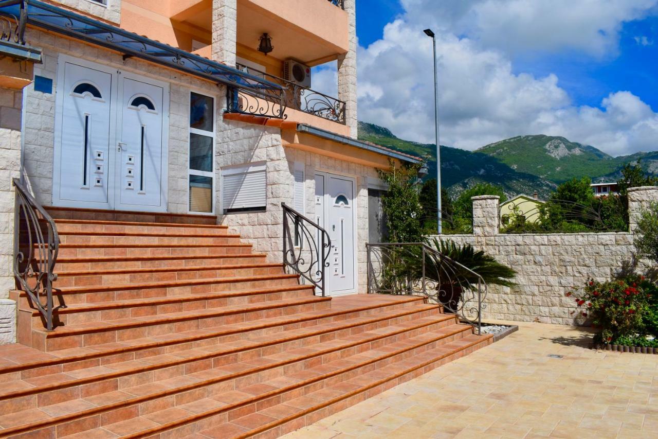 Villa Dolphin Apartments Petrovac na moru Exterior foto