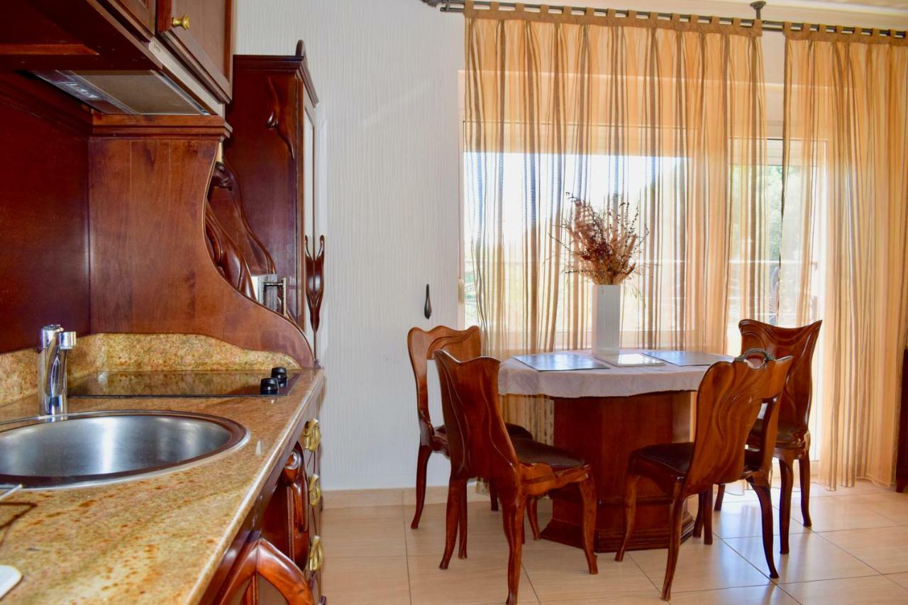Villa Dolphin Apartments Petrovac na moru Exterior foto